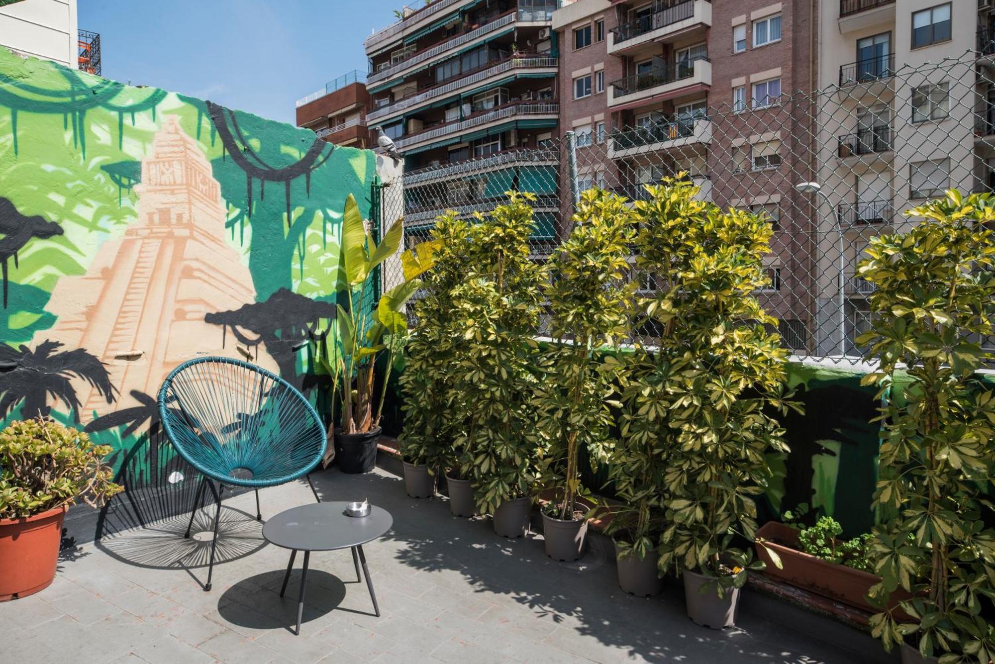 No Limit Hostel Graffiti Barcelona Bagian luar foto