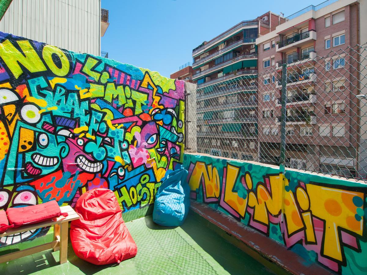 No Limit Hostel Graffiti Barcelona Bagian luar foto